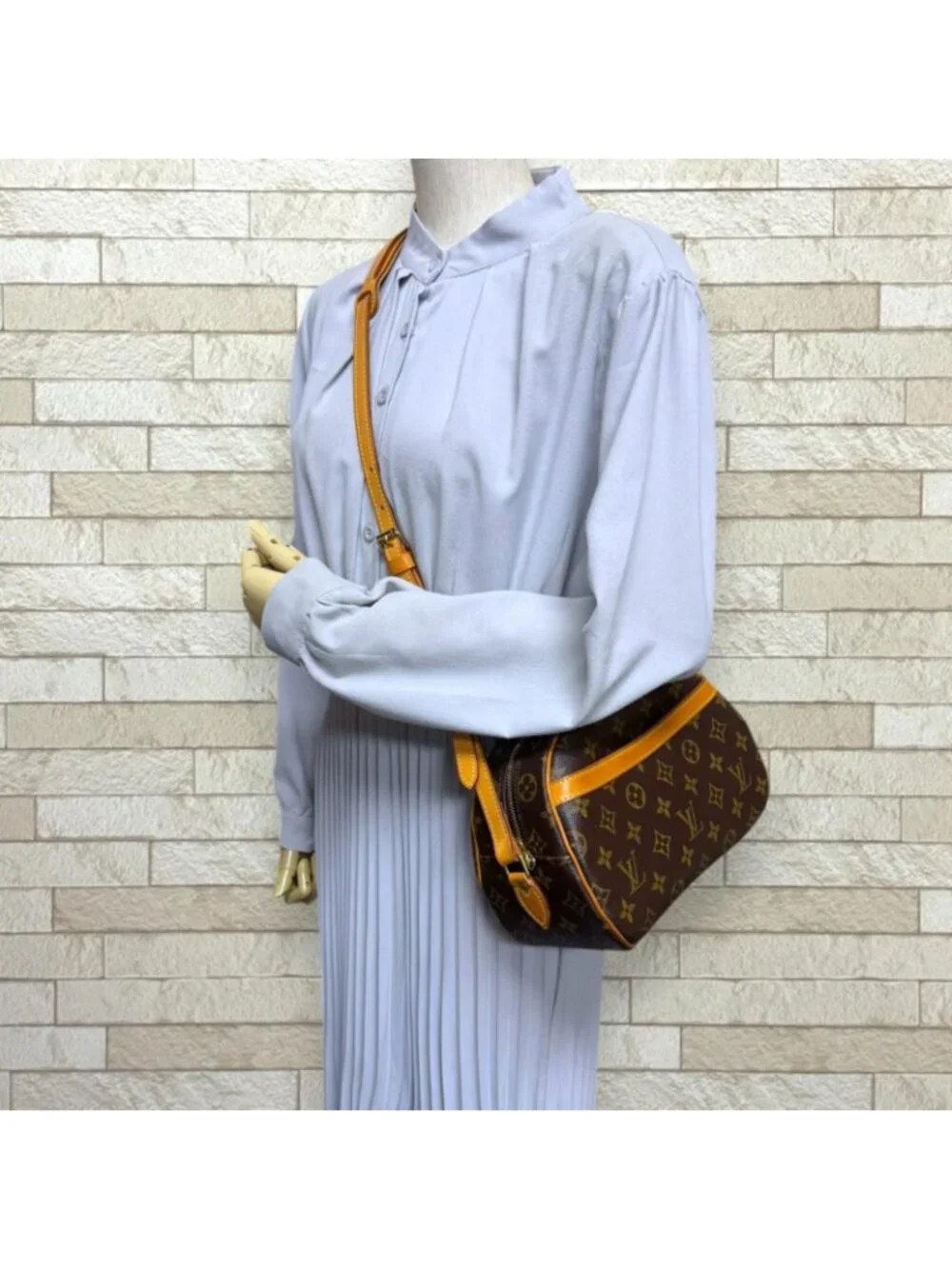 Louis Vuitton Monogram Shoulder Bag Canvas Brown